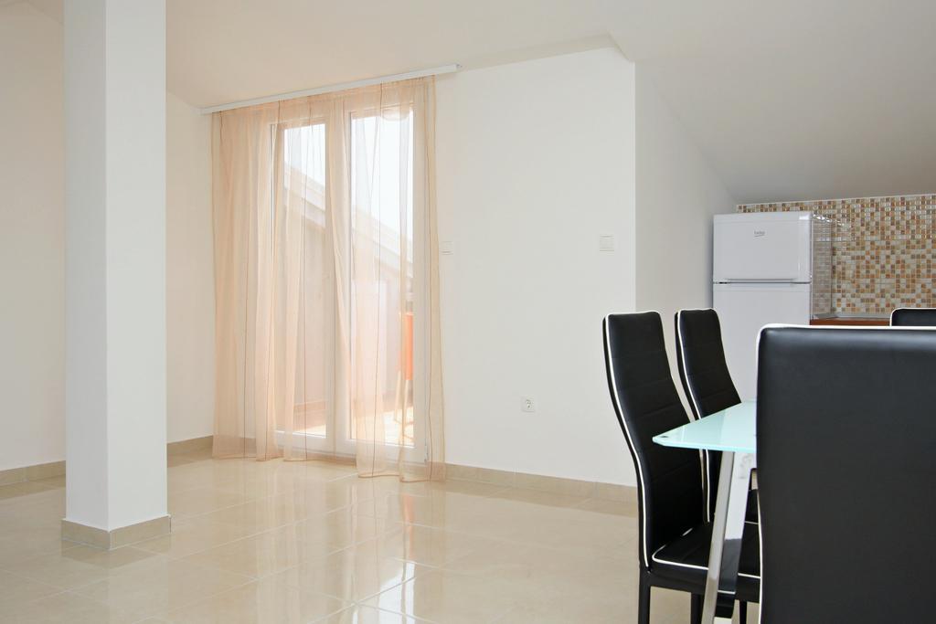 Apartmani Ruza โนวาลยา ภายนอก รูปภาพ